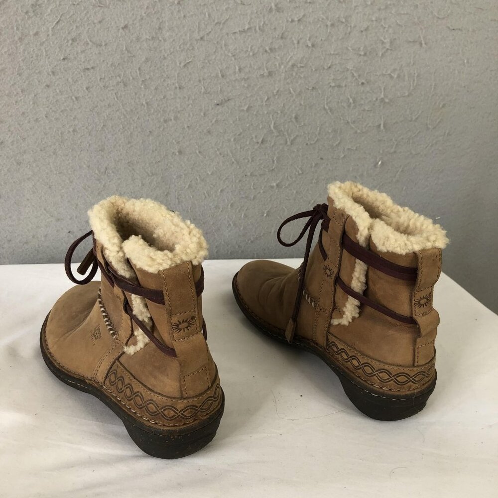 UGG Australia Boots Womens Size 6 Brown Sheepskin Lined Leather Lace Up SN 5135 - Picture 5 of 16